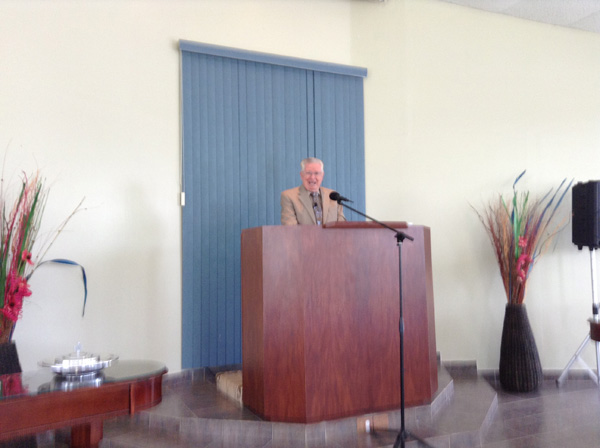Dewayne Shappley preaches for the Barrio Cubuy, Canóvanas, Puerto Rico church in May, 2013.