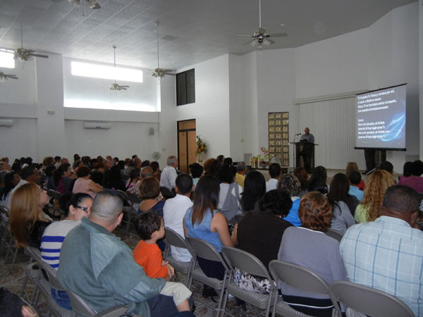 The Bayamón, Puerto Rico congregation on Sunday morning, March 31, 2013. Attendance was 150. This was a “Bring all the visitors you can” Sunday and many did come. Noel Estrella is leading the singing. Jorge Ginés López preached. The last Sunday of each month, young men of the congregation plan and direct the worship service. Regular average Sunday morning attendance during March was about 108.