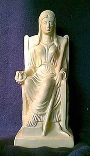 Una estatua de la diosa romana Vesta, diosa del hogar.