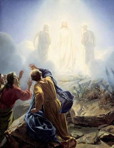 Pinturas de la escena de la transfiguración de Jesucristo, Moisés y Elías, representados por tres figuras humanas borrosas bañadas por una luz blanca celestial, y en primera plana los apóstoles Pedro, Jacobo y Juan, de espalda con los brazos levantados en señal de admiración.