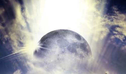 Una representación artística abstracta de una esfera celestial que sube frente a una gran luz blanca en medio de neblinas grisáceas.